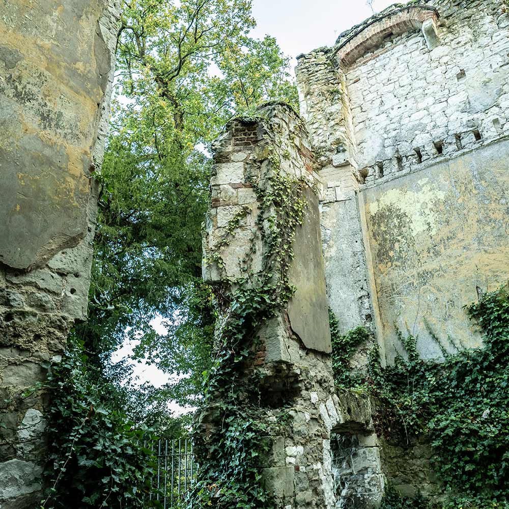 The ruins of Betchworth Castle